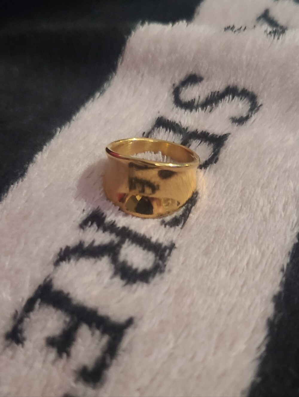 Stainless Steel Gold Ring sz 6